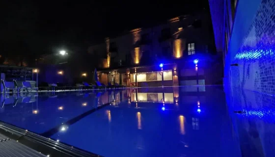 Havuz ve Bar